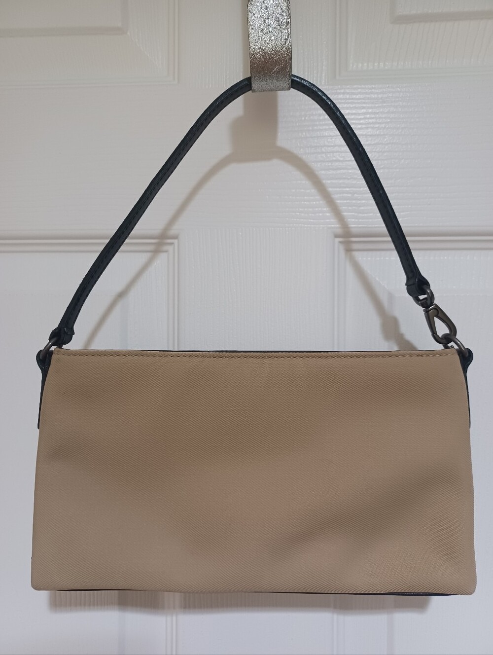 Coach Mercer Beige Shoulder Bag with Black Handle - Picture 6 of 9